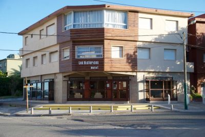 Los Históricos - Asociación Mutual de Obreros y Empleados Municipales de Capital Federal (A.M.O.Y.E.M.)