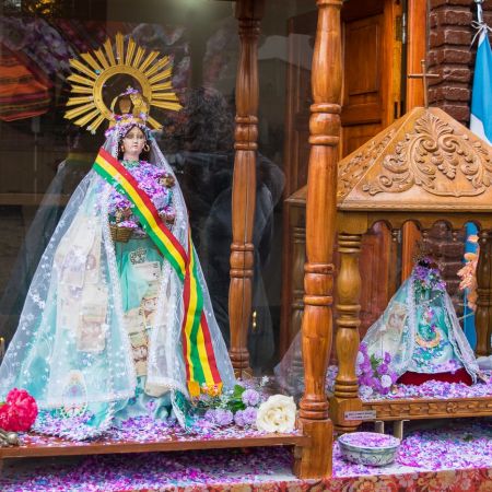 Fiesta De La Virgen De Copacabana  y la Independencia Boliviana