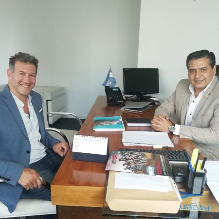 REUNIÓN CON FUNCIONARIOS NACIONALES