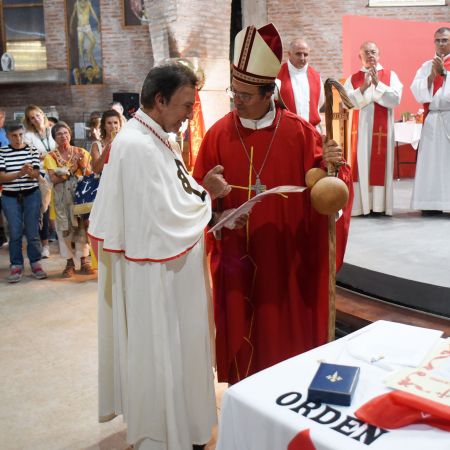 NUEVO HOMENAJE A SANTIAGO APÓSTOL