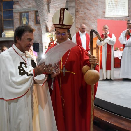 NUEVO HOMENAJE A SANTIAGO APÓSTOL