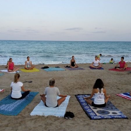 Bienestar y Movimiento frente al Mar: El Programa "Playas Saludables" Contin&uacute;a con su Agenda Completa durante Febrero