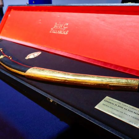 Villa Gesell rinde homenaje al General San Mart&iacute;n: el sable del Libertador llega a la Plaza Primera Junta